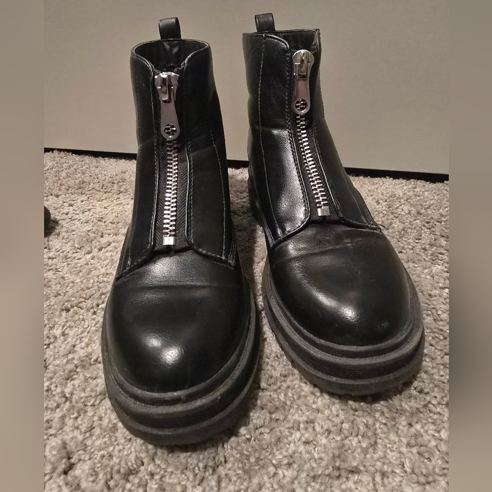 Black Boots